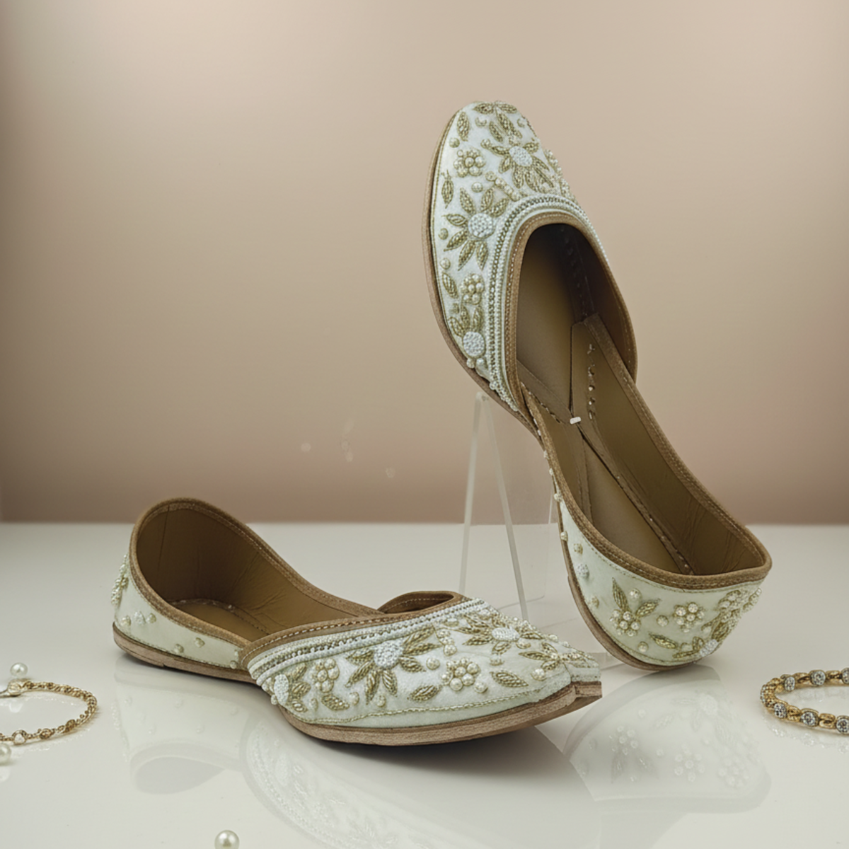 Ivory Zari Petals Jutti