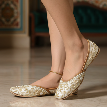 Ivory Zari Petals Jutti