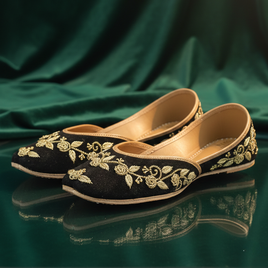 Kali Zari Velvet Gold Jutti