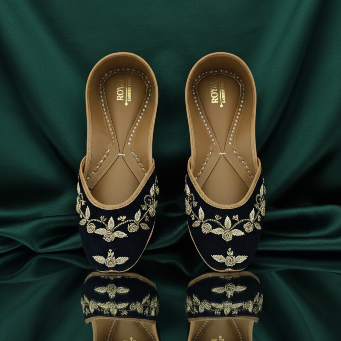 Kali Zari Velvet Gold Jutti