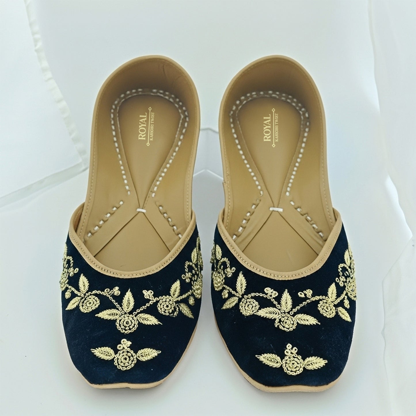 Kali Zari Velvet Gold Jutti